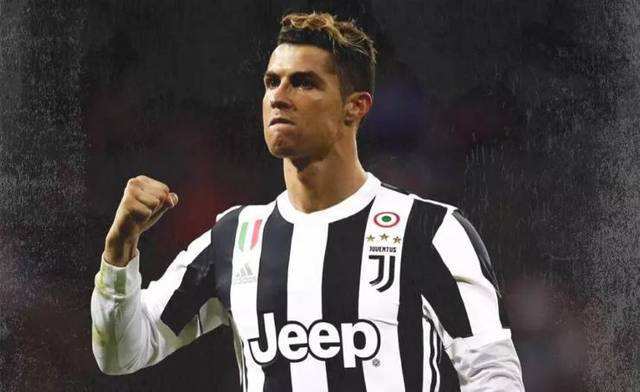 弗兰克：我不同意斯洛特的意见，范德芬不铲抢就不是合格后卫（弗兰克反驳斯洛特：不铲抢的范德芬称不上合格后卫）