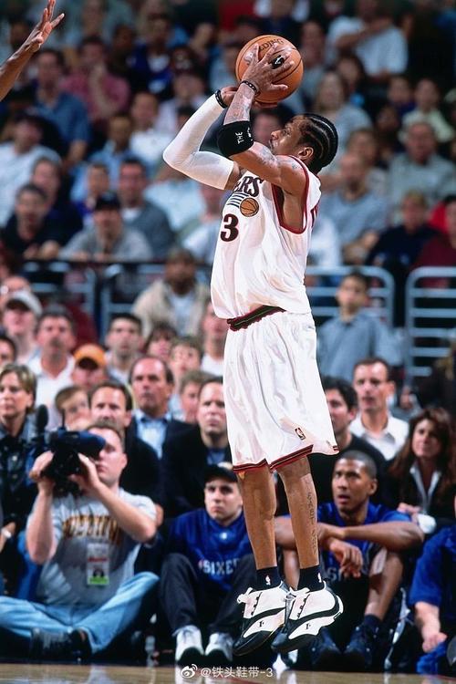 状态回来了！麦凯恩贡献赛季新高20分，连续3场得分上双（麦凯恩找回手感！砍下本季新高20分，已连3战得分上双）