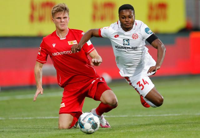 来支持谁的？贝克汉姆现身迈凯伦车队P房（贝克汉姆亮相迈凯伦车队P房，他在支持谁？）