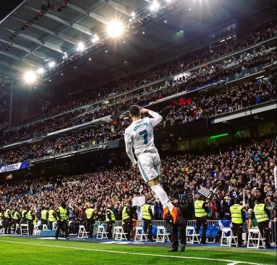 争议！美媒评选21世纪最佳阵容，一阵5人无悬念！奥尼尔仅入选三阵？（引发热议！美媒评选21世纪最佳阵容，一阵五人毫无悬念，奥尼尔竟只入选三阵？）