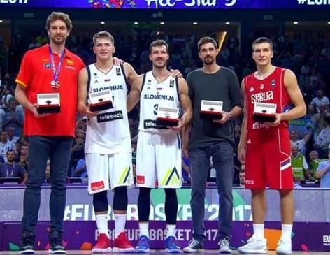 世体：欧足联检查员全面审查诺坎普，确认其可以举办欧冠比赛（世体：诺坎普通过欧足联全面核查，获准承办欧冠赛事）