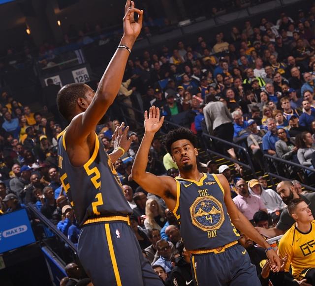 NBA焦点战：勇士主场逆转掘金,（NBA重磅对决：勇士主场翻盘击败掘金）