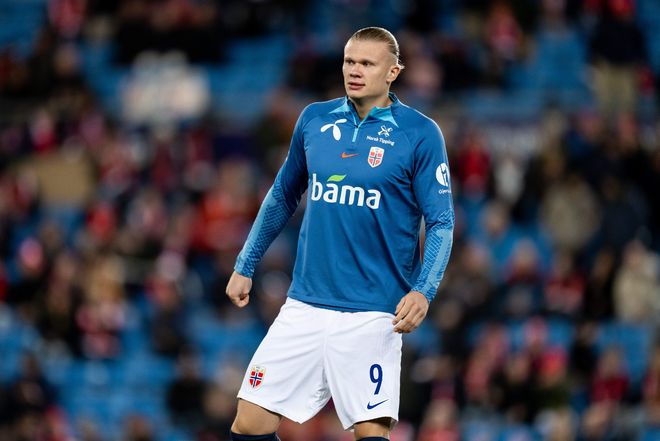 法兰克福客胜后球迷区突发火情，还有球迷从高处坠落后被送医（法兰克福客场取胜后，球迷区突发火情，有球迷高处坠落被送医）