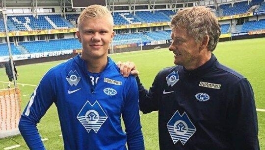 弗兰克：水晶宫体系和曼联相似？不同的球队不能拿来相提并论（弗兰克：别把水晶宫和曼联相提并论，体系各不相同）