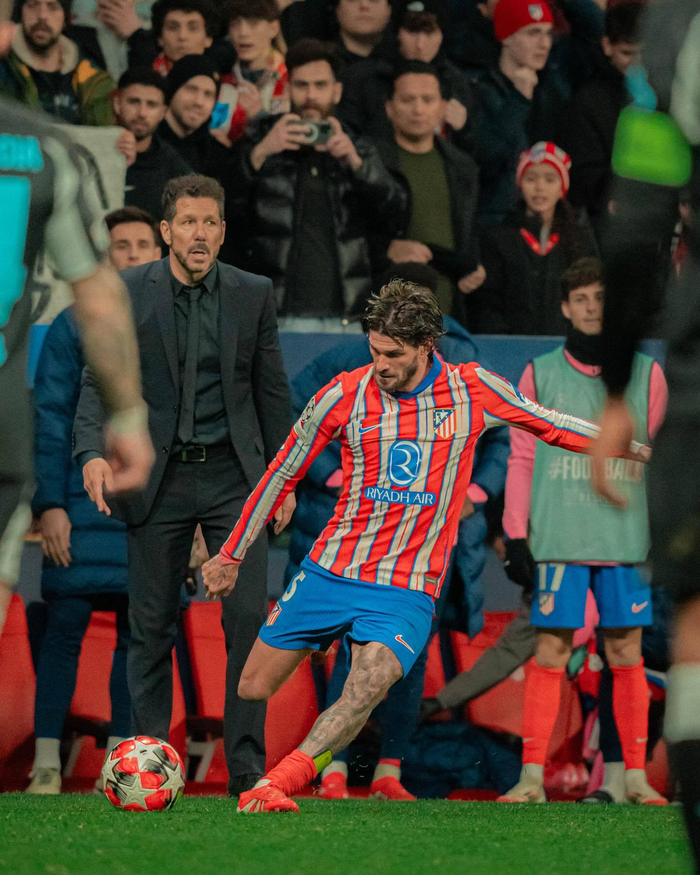 斯基拉：佛罗伦萨处于惩罚性休整状态，俱乐部采取强硬立场（斯基拉：佛罗伦萨遭惩罚性休整，俱乐部强硬表态）