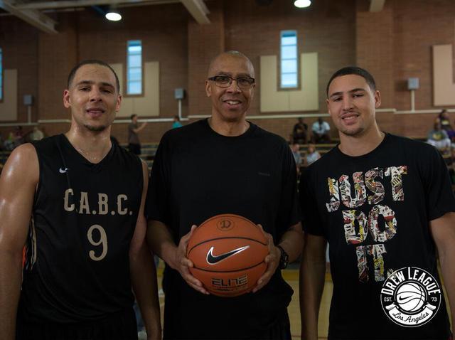 韩鹏：我是否留任是由俱乐部考虑，瓦科在我们心里已是金靴（韩鹏：去留由俱乐部决定，瓦科在我们心中已是金靴）