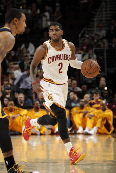 欧冠三连胜！马竞3-2客胜埃因霍温 阿尔瓦雷斯破门 瑟尔洛特传射（马竞客场3-2擒埃因霍温，欧冠豪取三连胜：阿尔瓦雷斯建功，瑟尔洛特传射）